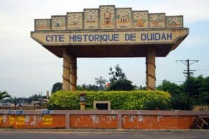 Entrée du site historique de Ouidah au Bénin