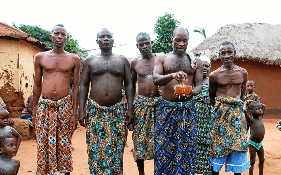 Cérémonie traditionnelle au Togo - culture et histoire en Afrique de l'Ouest