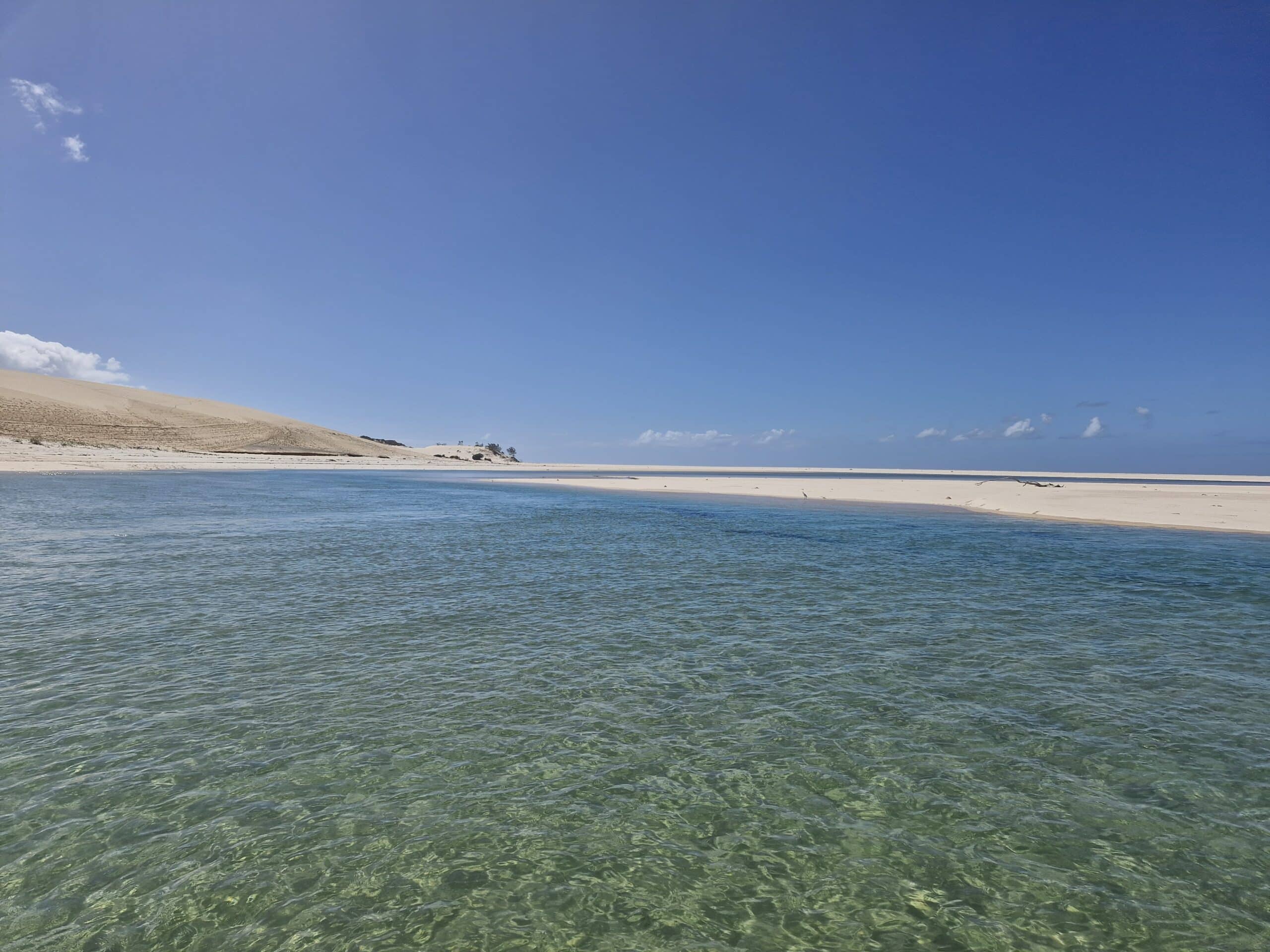 Archipel de Bazaruto au Mozambique — dunes de sable et eaux turquoises