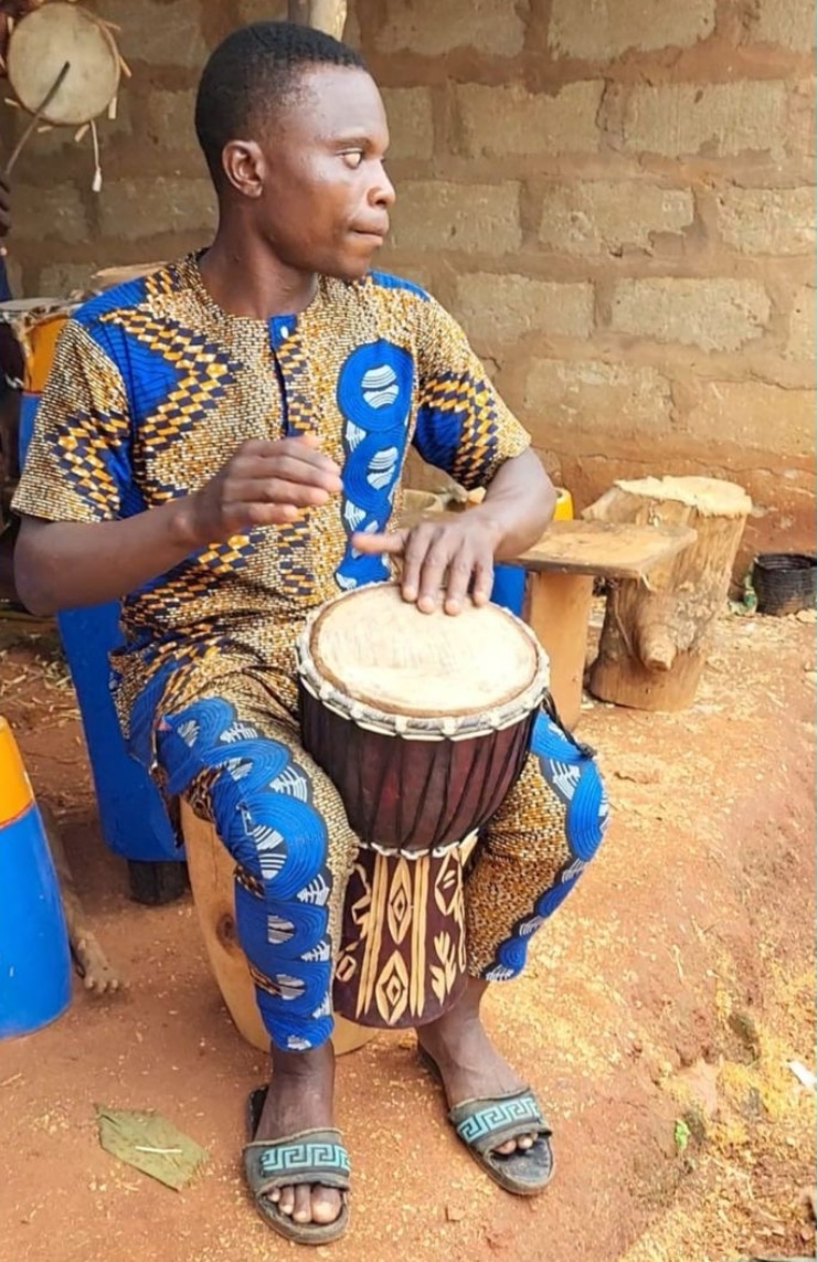 Tam-tams artisanaux au Bénin — Adjarra, cité des tam-tams
