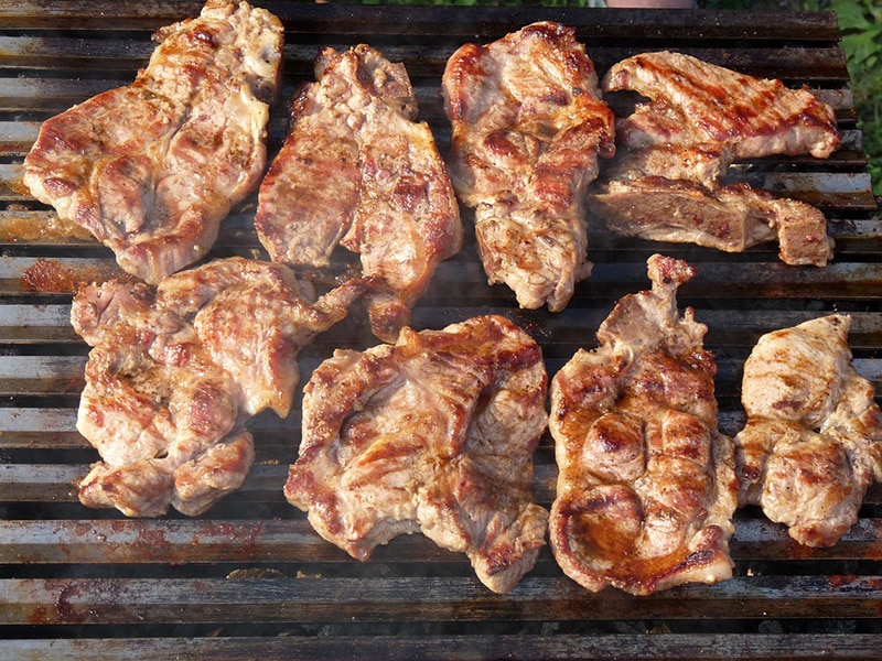 La viande de porc grillé à Adjarra au Bénin
