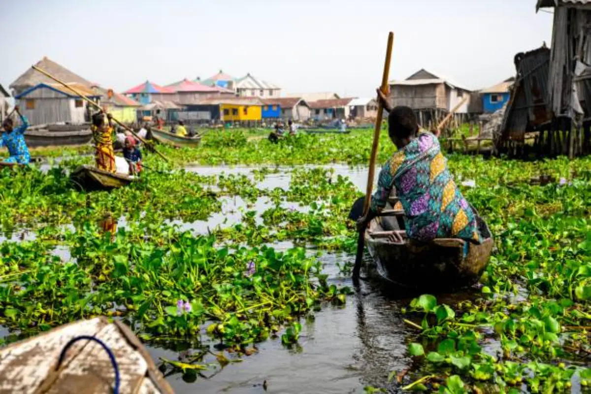 Village de Ganvié sur pilotis, lac Nokoué, Bénin — cité lacustre fondée par les Tofinu au XVIIe siècle