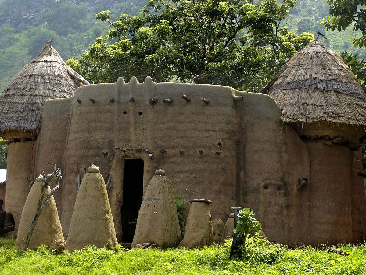 Tata Somba — maisons-forteresses des Batammariba à Koutammakou, Bénin, classées UNESCO